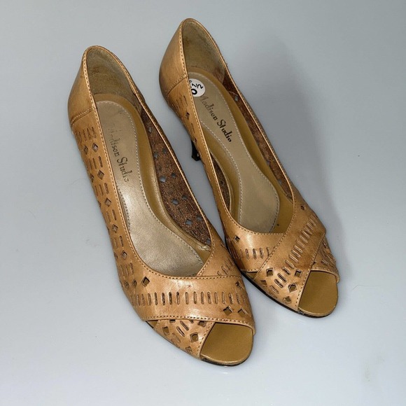 EUC Madison Studio Piper Women's Open‎ Toe Pumps Size 6.5 Color Brown 6.5M - Picture 1 of 11